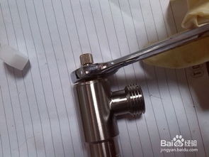 怎樣更換水盆菜盆三角閥的閥芯