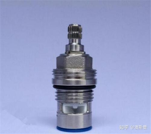 下面的冷熱水龍頭換閥芯,怎么換