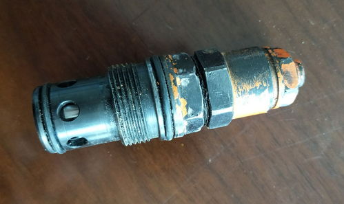 扒渣機閥芯壓力調(diào)節(jié)技巧